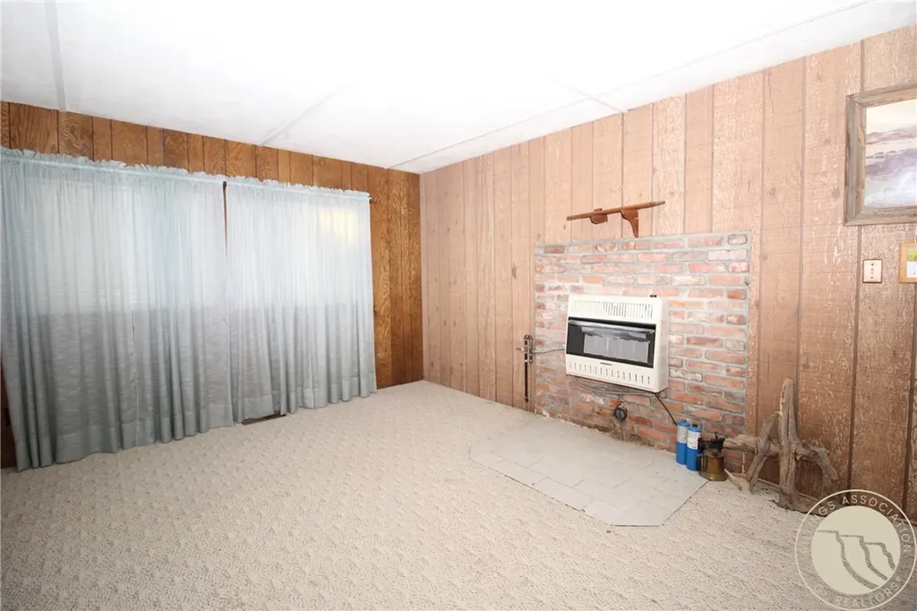 115 Highway 384 Hardin MT 59034