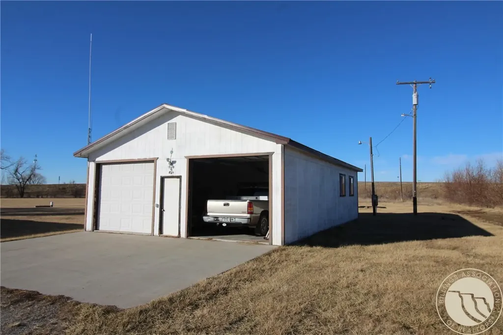 115 Highway 384 Hardin MT 59034