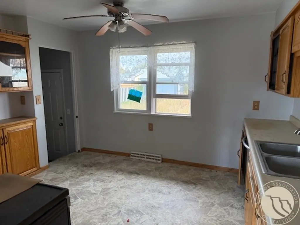 217 Chestnut Avenue Glendive MT 59330