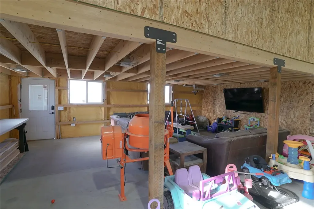 303 E Pryor Road Edgar MT 59026