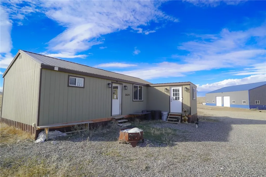 303 E Pryor Road Edgar MT 59026