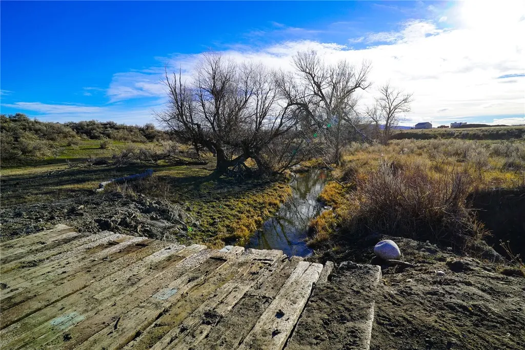 303 E Pryor Road Edgar MT 59026