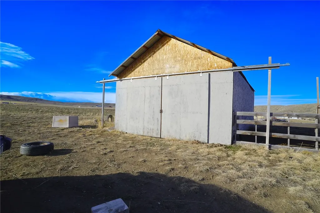 303 E Pryor Road Edgar MT 59026