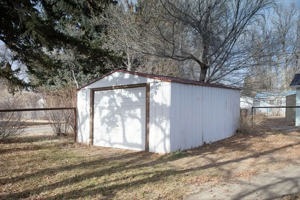 201 Fairlane Avenue Bridger MT 59014
