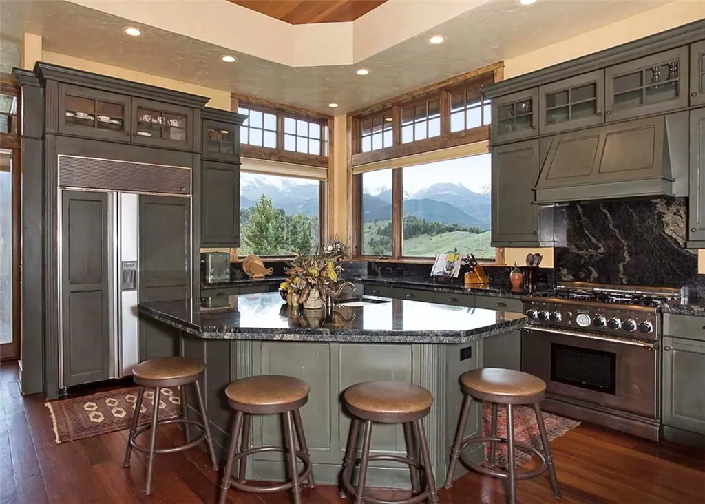 94 Sheep Mountain Road (w/ 614 Ac State Lease) Red Lodge MT 59068