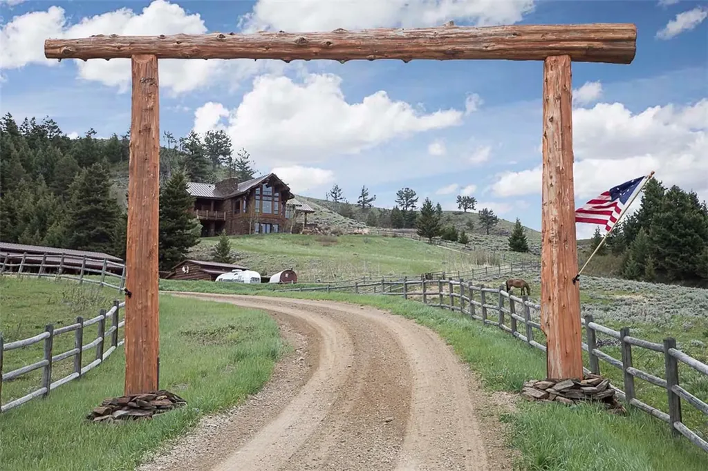 94 Sheep Mountain Road (w/ 614 Ac State Lease) Red Lodge MT 59068