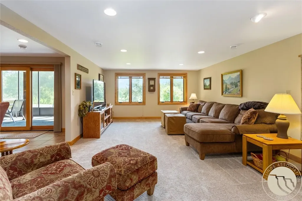 1251 Chipper Lane Huntley MT 59037