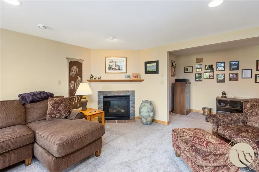 1251 Chipper Lane Huntley MT 59037