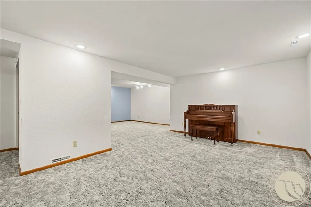 2225 Rosebud Drive Billings MT 59102
