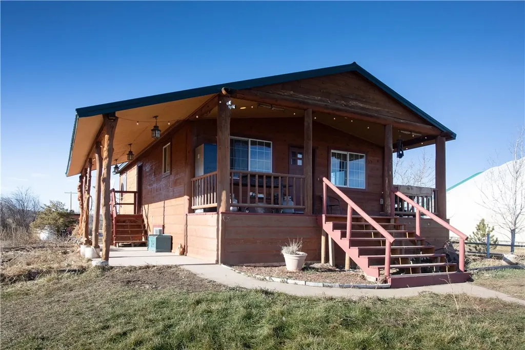 4909 Warren Loop Hardin MT 59034
