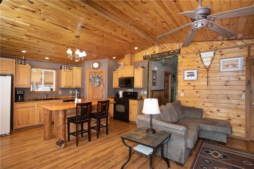 4909 Warren Loop Hardin MT 59034