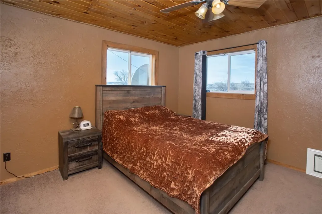 4909 Warren Loop Hardin MT 59034