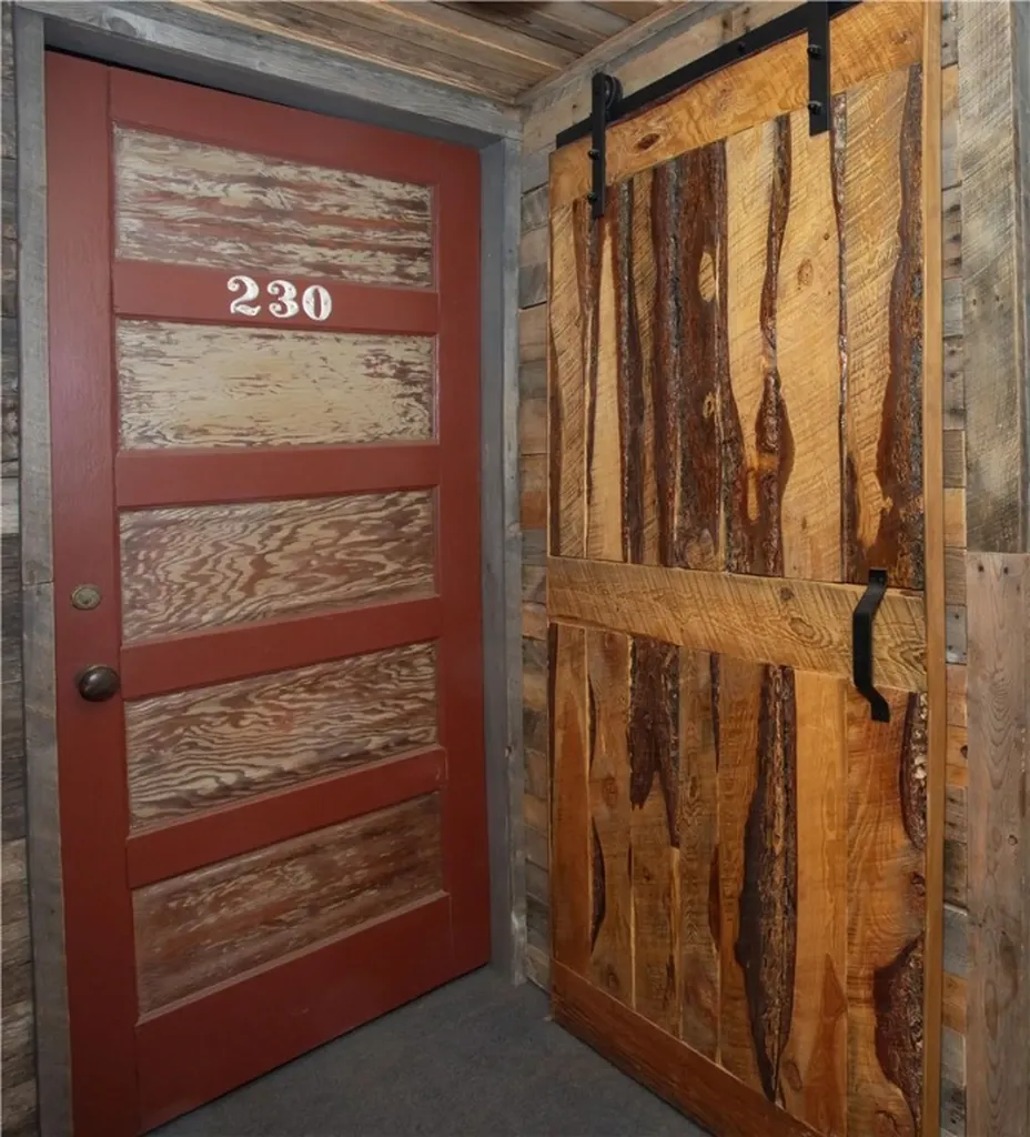 4909 Warren Loop Hardin MT 59034