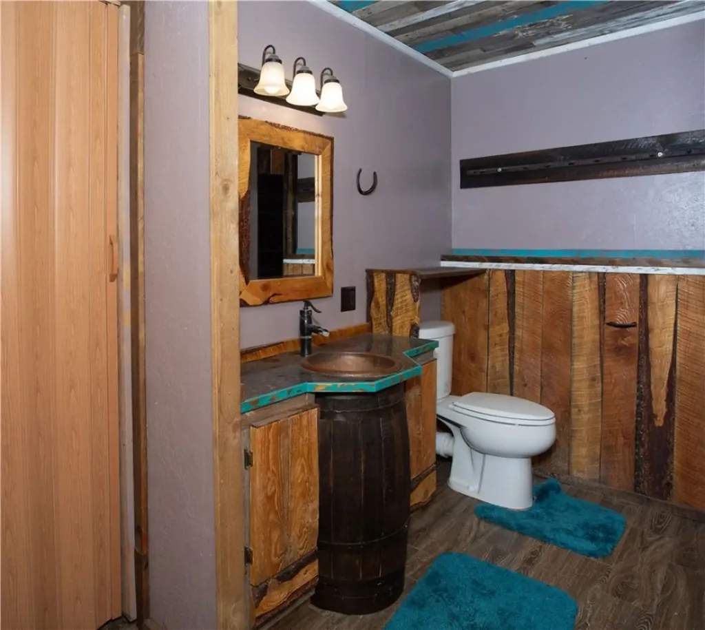 4909 Warren Loop Hardin MT 59034