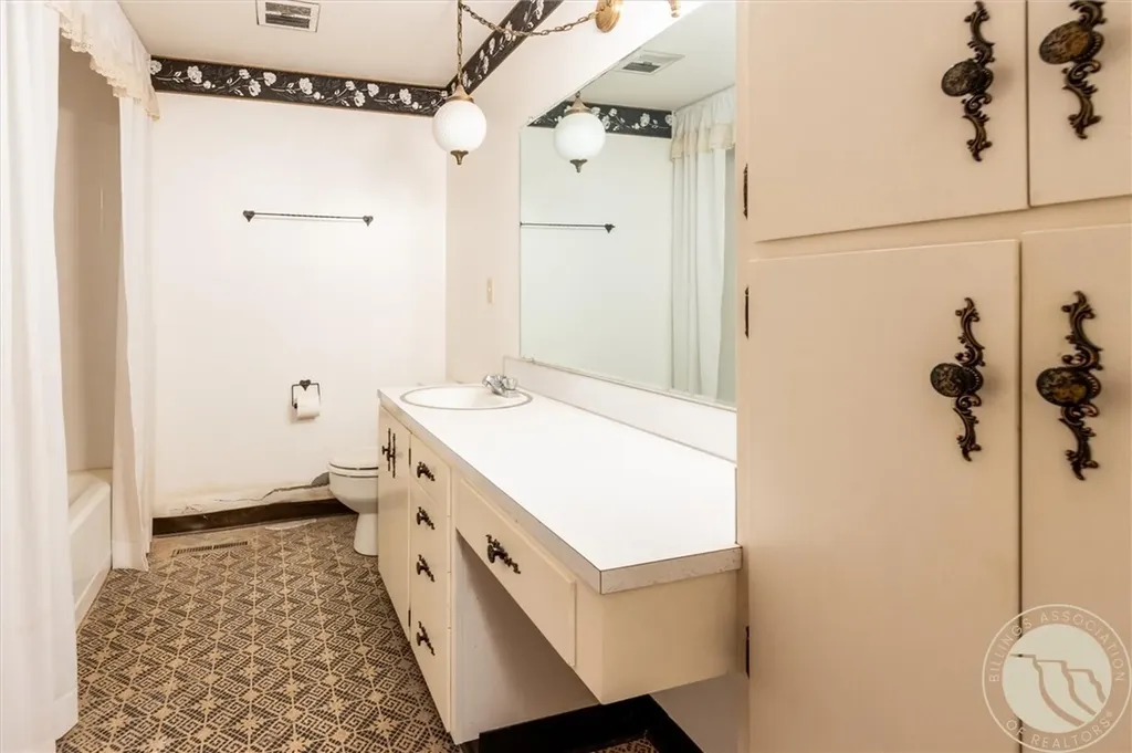 1323 Granite Billings MT 59102