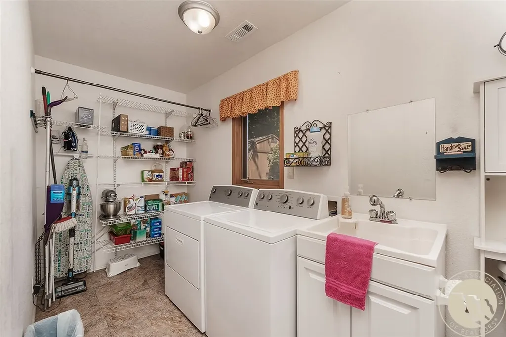 153 W Hilltop Road Billings MT 59105