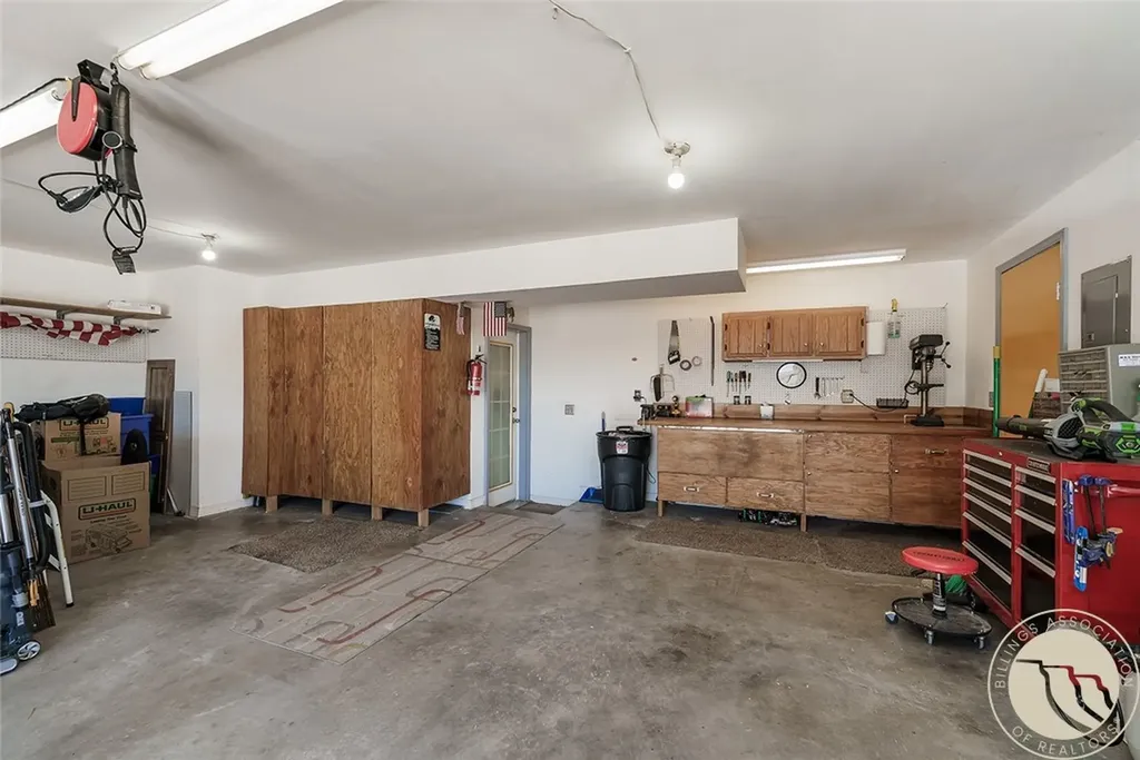 153 W Hilltop Road Billings MT 59105