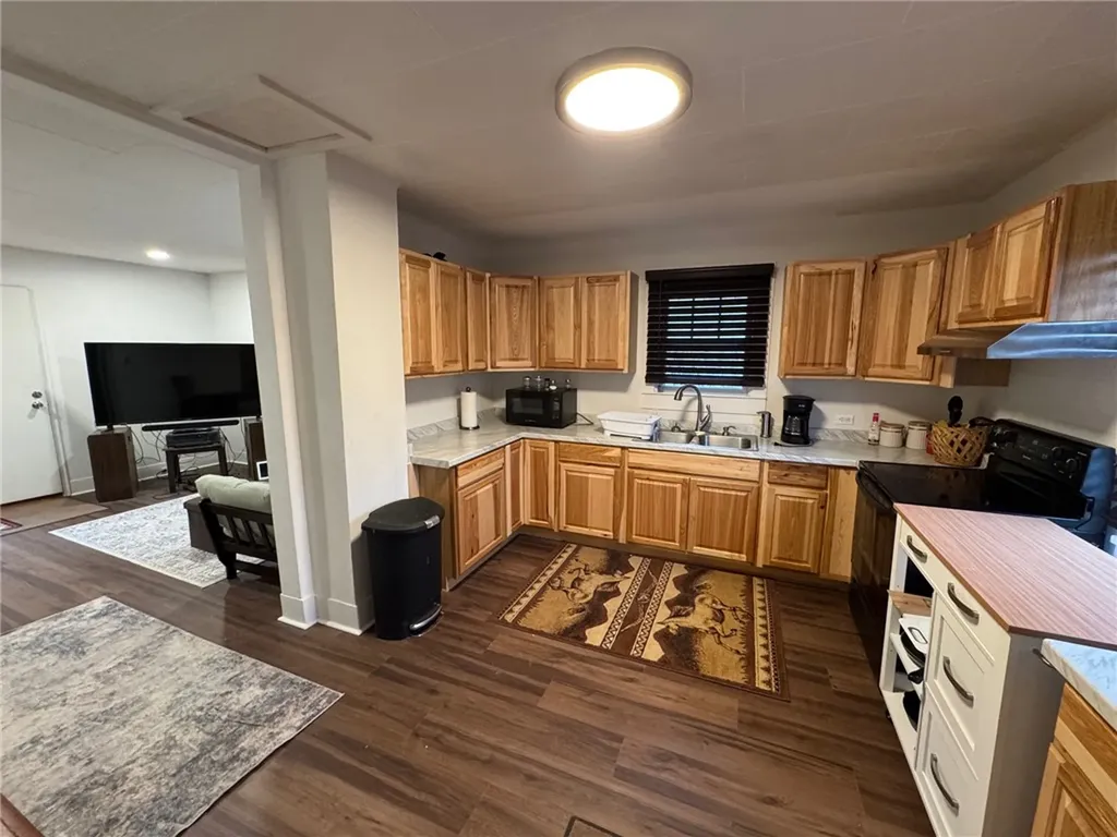 723 2nd Street S Hardin MT 59034
