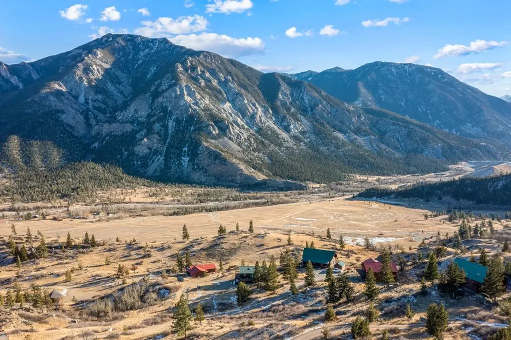 38 Rocky Trail Nye MT 59061