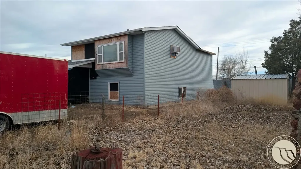 713 And 711 N Oneil Avenue Glendive MT 59330