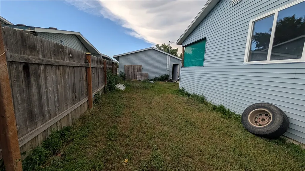 713 And 711 N Oneil Avenue Glendive MT 59330