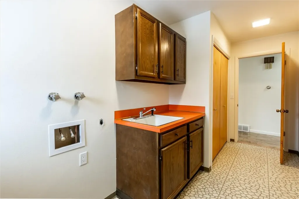 1745 Parkhill Drive Billings MT 59102