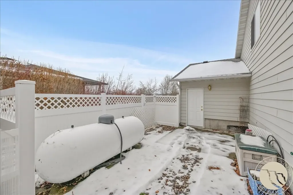 1266 Chipper Lane Huntley MT 59037