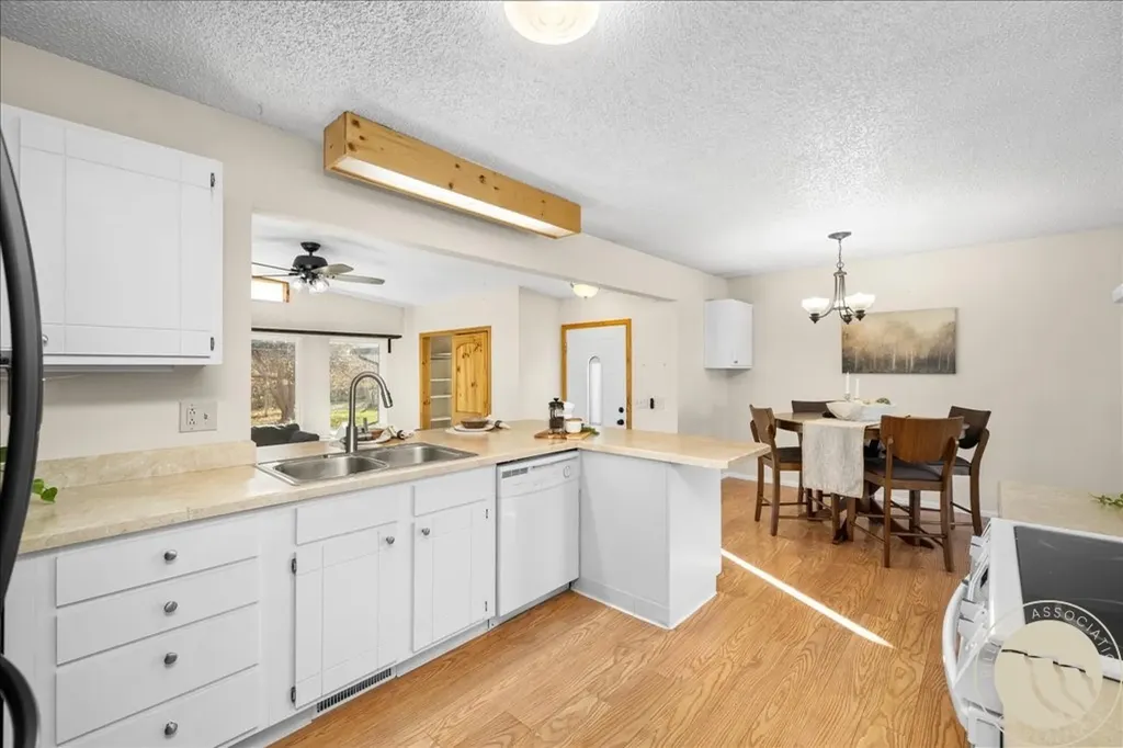 446 N Lakeview Drive Billings MT 59105