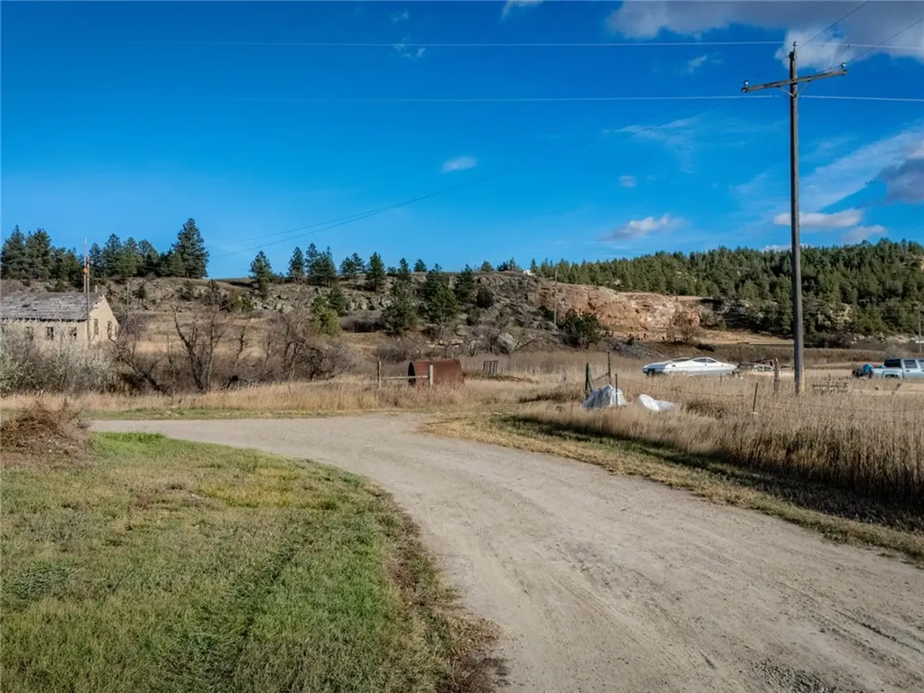 24 Klein Road Roundup MT 59072