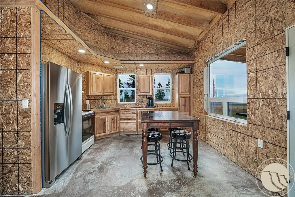 94 Upper Flat Road Columbus MT 59019