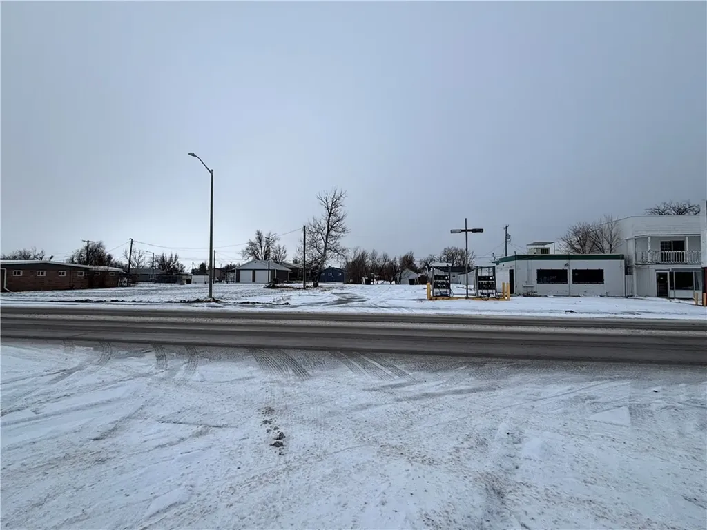 816 W 3rd Street Hardin MT 59034