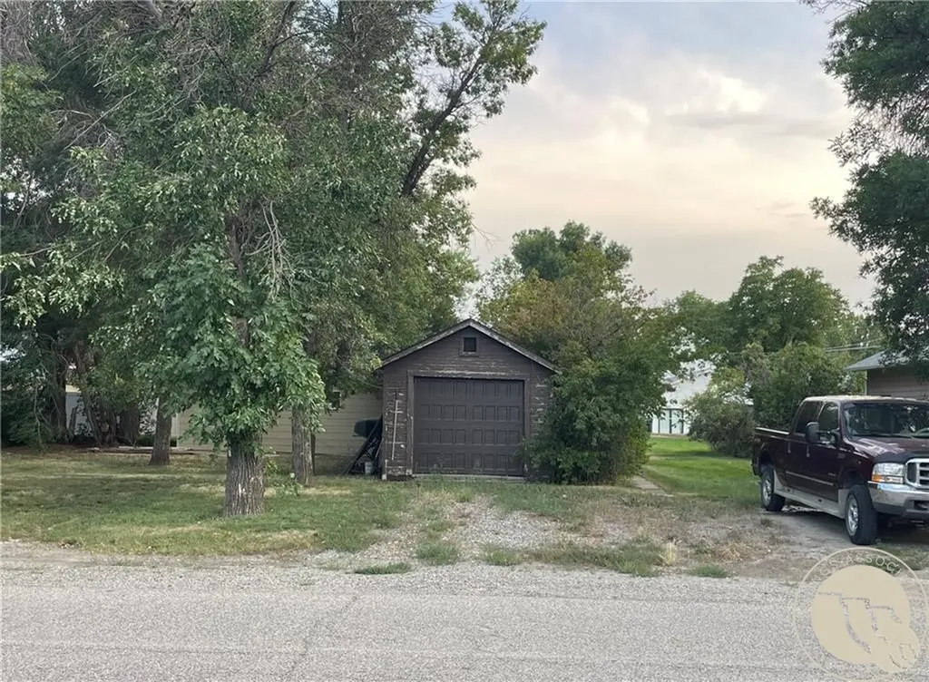 345 N 3rd Street Columbus MT 59019