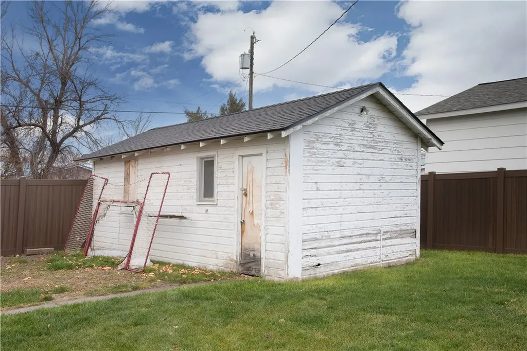 716 W Division Street Hardin MT 59034