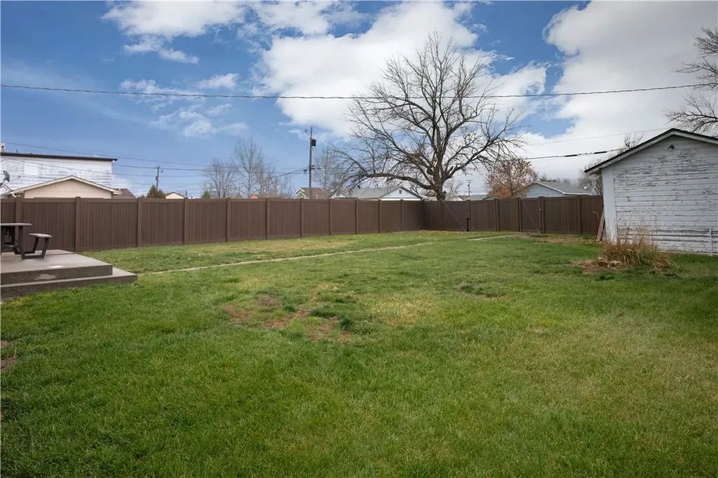 716 W Division Street Hardin MT 59034