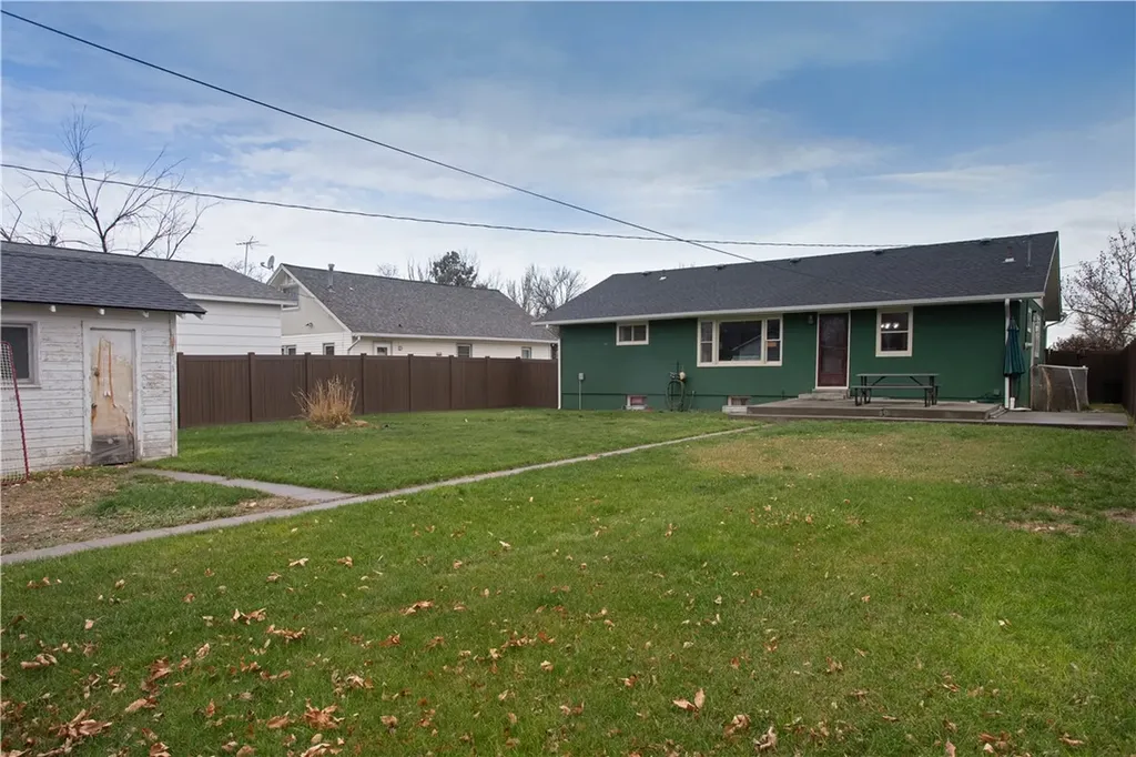 716 W Division Street Hardin MT 59034