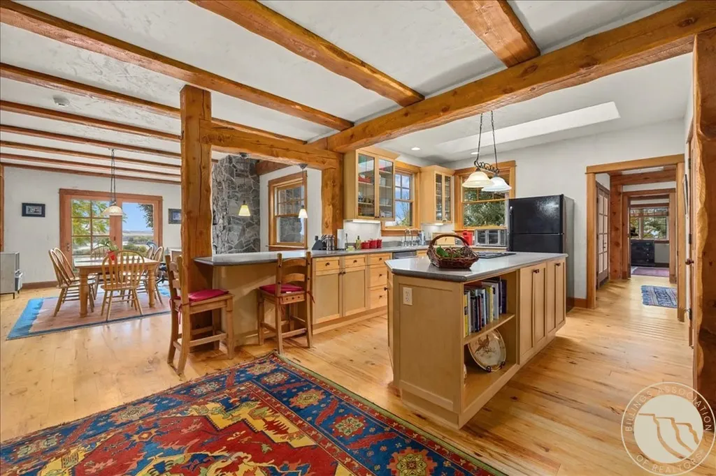 10052 Floating Island Way Shepherd MT 59079