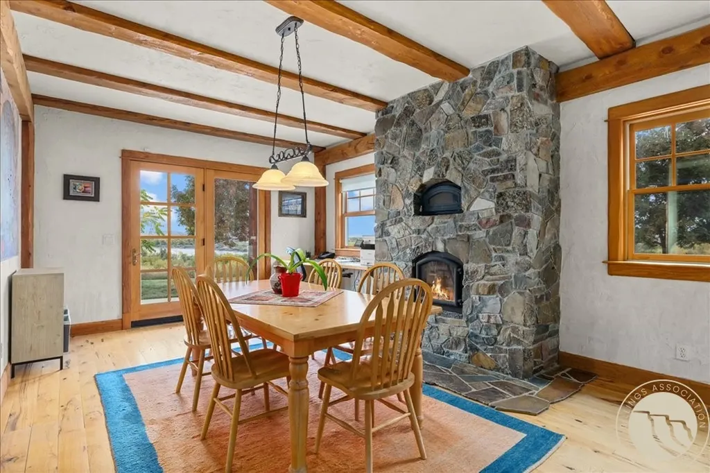 10052 Floating Island Way Shepherd MT 59079