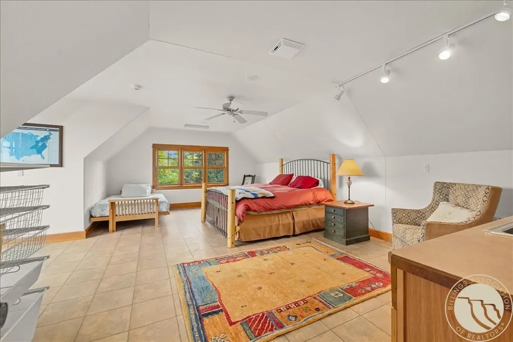 10052 Floating Island Way Shepherd MT 59079