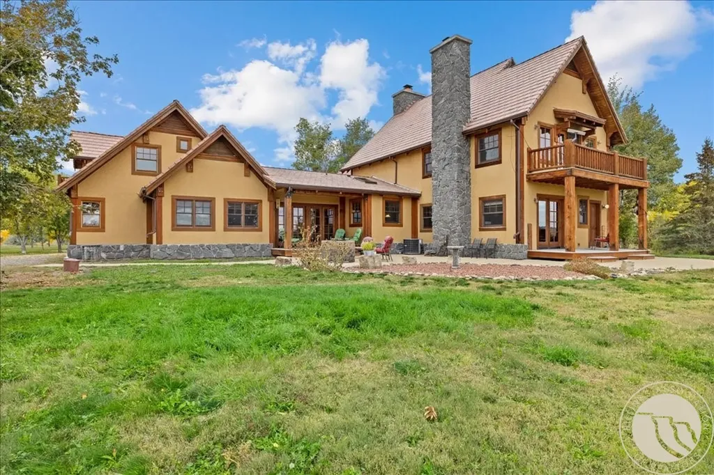 10052 Floating Island Way Shepherd MT 59079