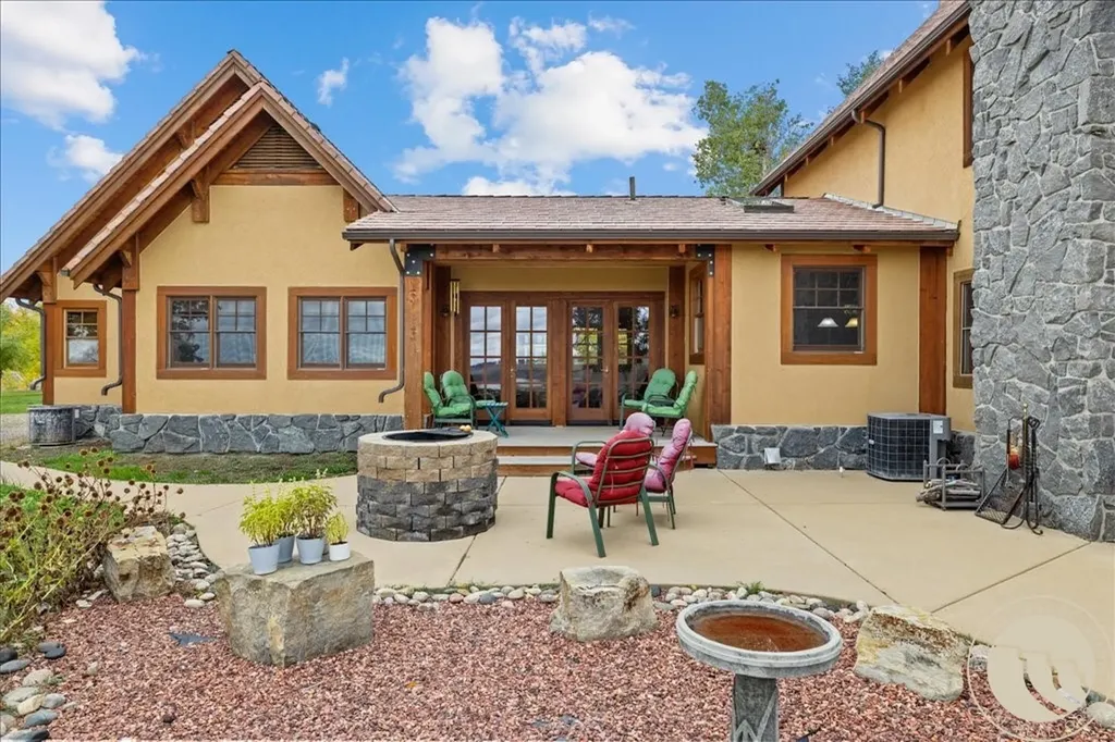 10052 Floating Island Way Shepherd MT 59079