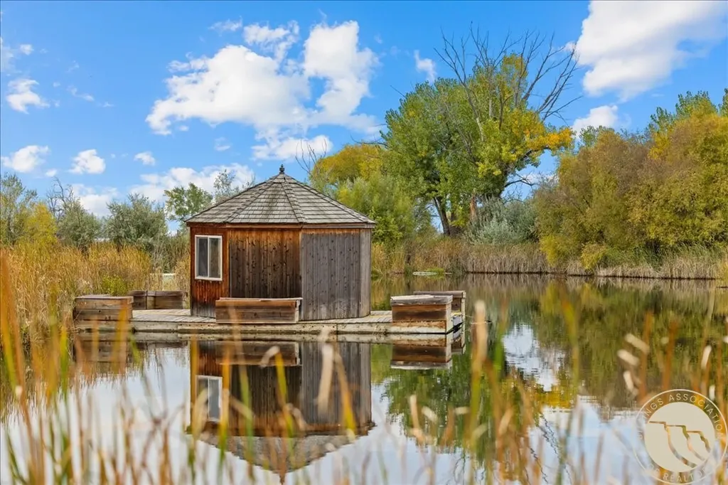 10052 Floating Island Way Shepherd MT 59079