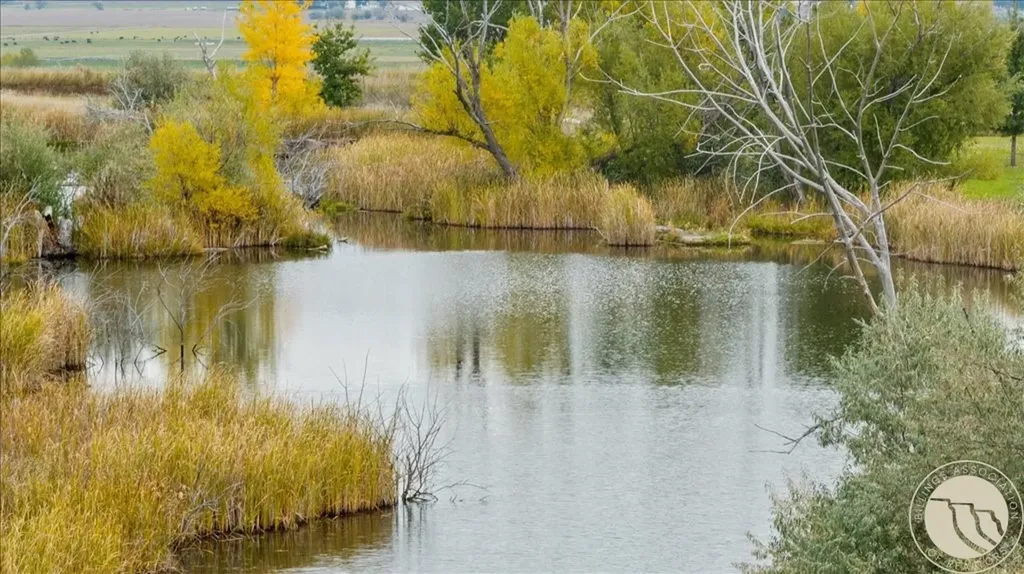 10052 Floating Island Way Shepherd MT 59079