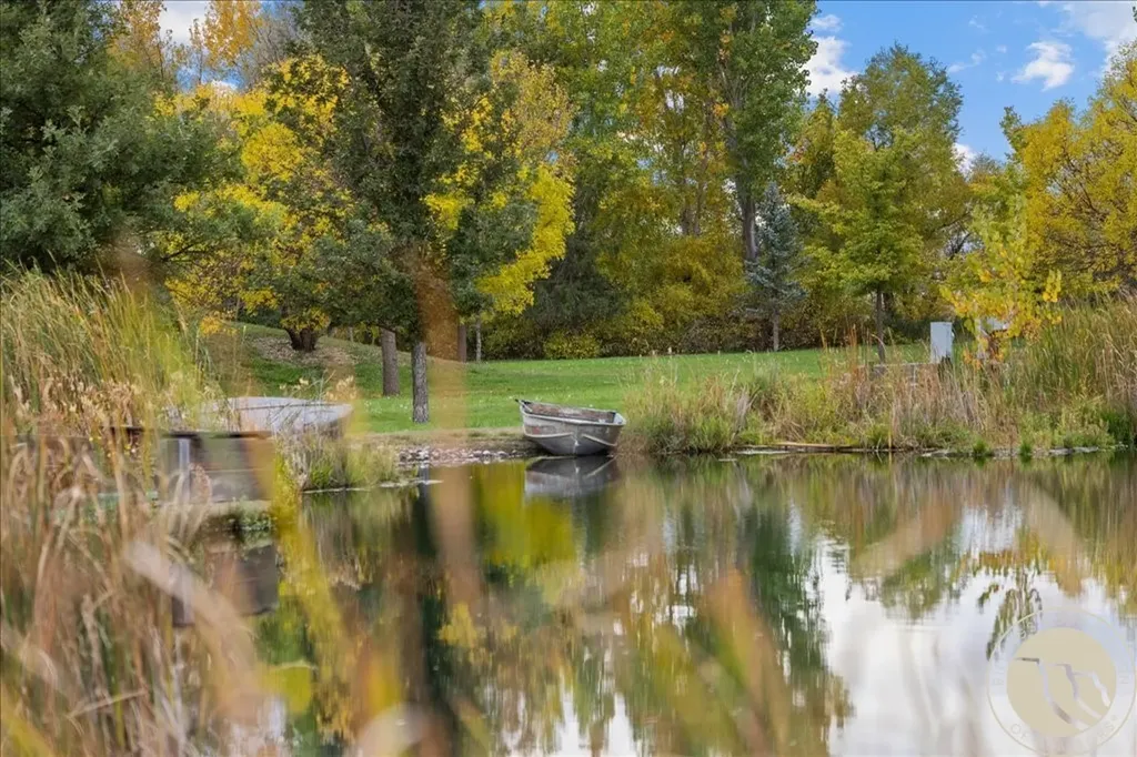 10052 Floating Island Way Shepherd MT 59079