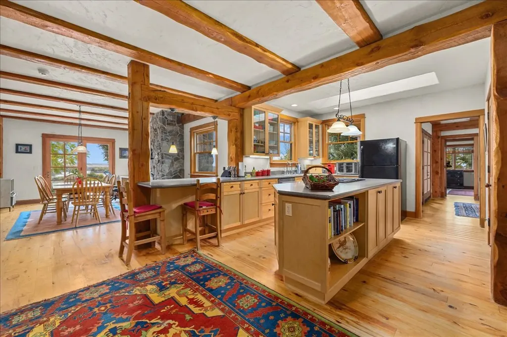 10052 Floating Island Way Shepherd MT 59079