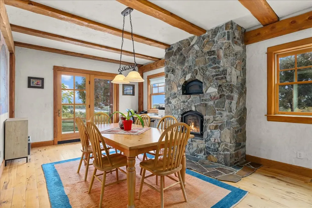 10052 Floating Island Way Shepherd MT 59079