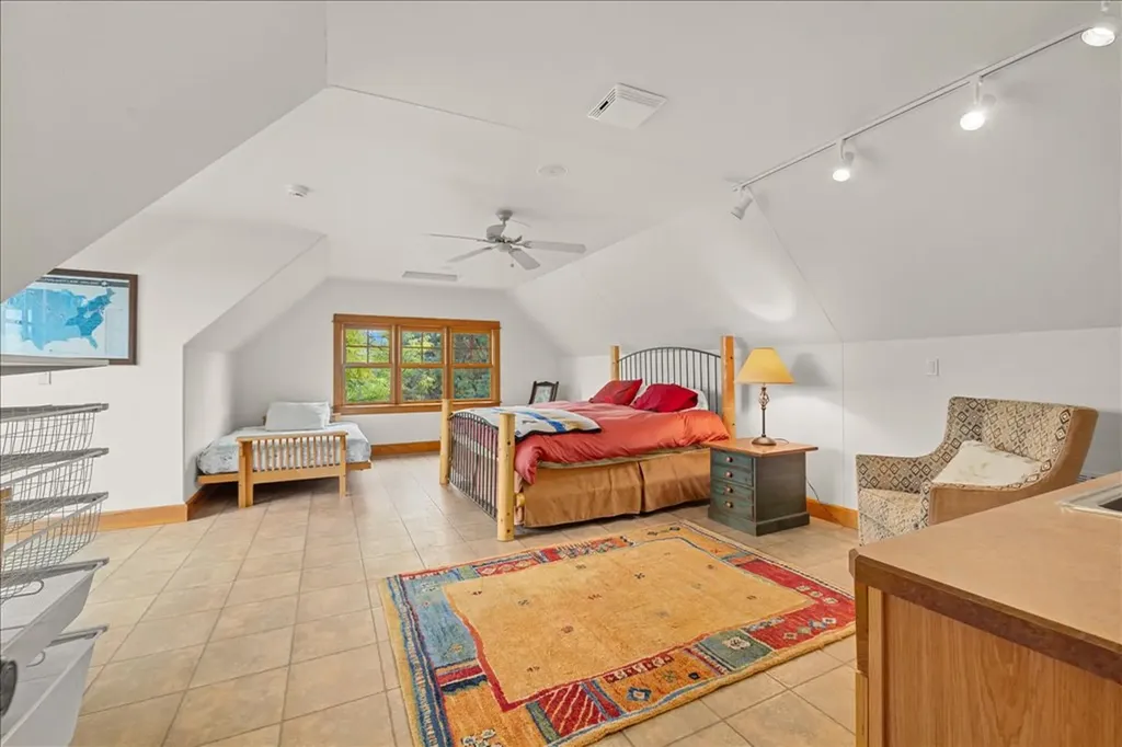 10052 Floating Island Way Shepherd MT 59079