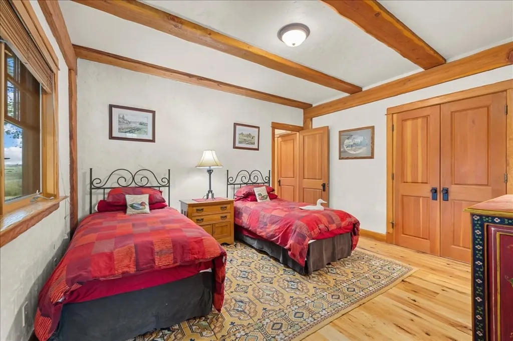 10052 Floating Island Way Shepherd MT 59079