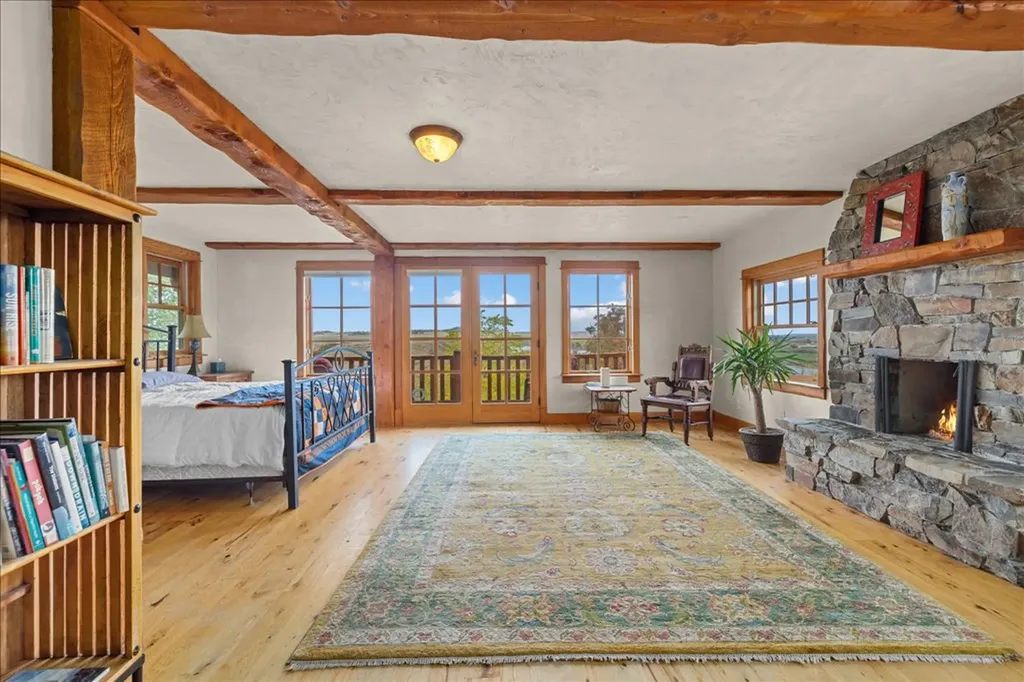 10052 Floating Island Way Shepherd MT 59079