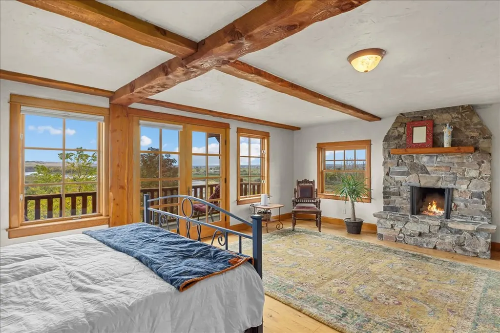 10052 Floating Island Way Shepherd MT 59079