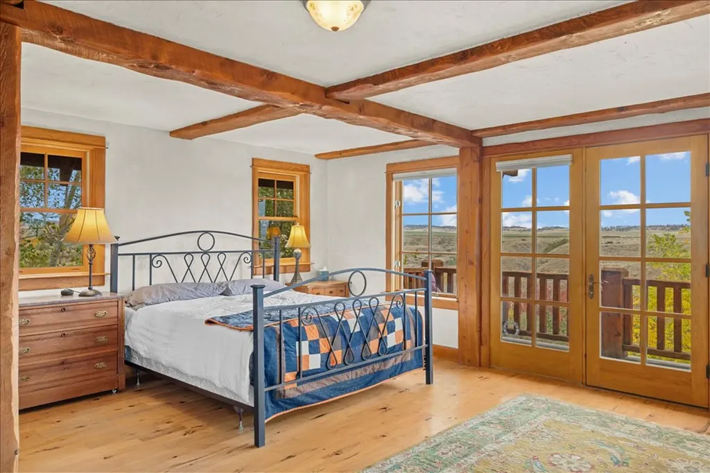 10052 Floating Island Way Shepherd MT 59079